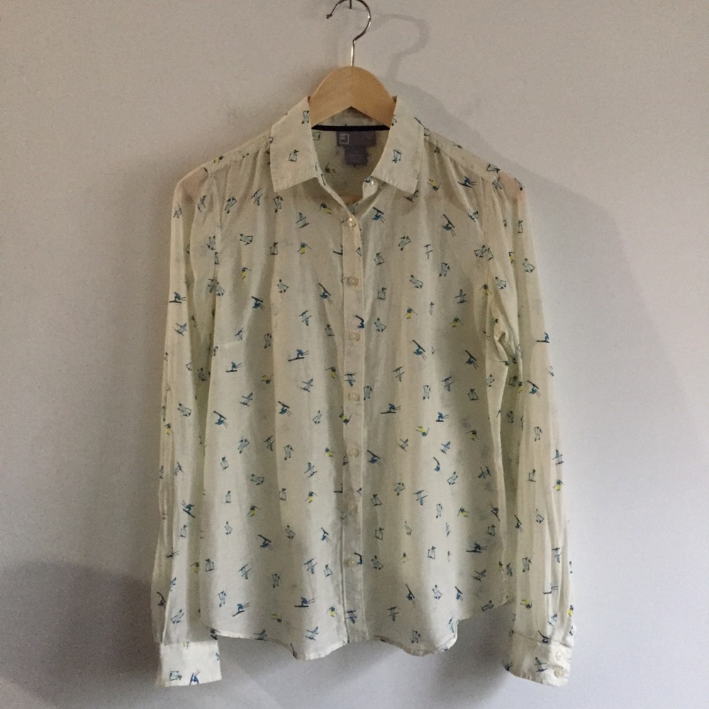 Silk blouse w/ skiers, skis, skiing graphic print